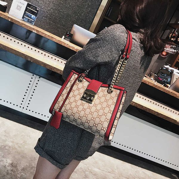 luxury bag autumn winter new european american fashion allmatch casual atmosphere tote handbag shoulder fashion women bags
luxury bag autumn winter new european american fashion allmatch casual atmosphere tote handbag shoulder fashion women bags