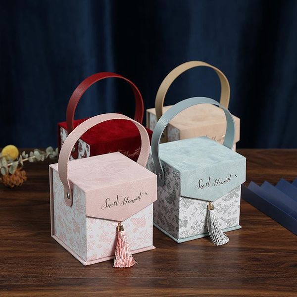 gift wrap simple box portable wedding candy european souvenir packaging bag creative storage baby shower party supplies
gift wrap simple box portable wedding candy european souvenir packaging bag creative storage baby shower party supplies
