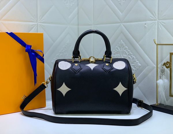 designer ladies evening bags totes handbag genuine leather brand messenger chain classic fashion luxury size 29-19-15cm
designer ladies evening bags totes handbag genuine leather brand messenger chain classic fashion luxury size 29-19-15cm