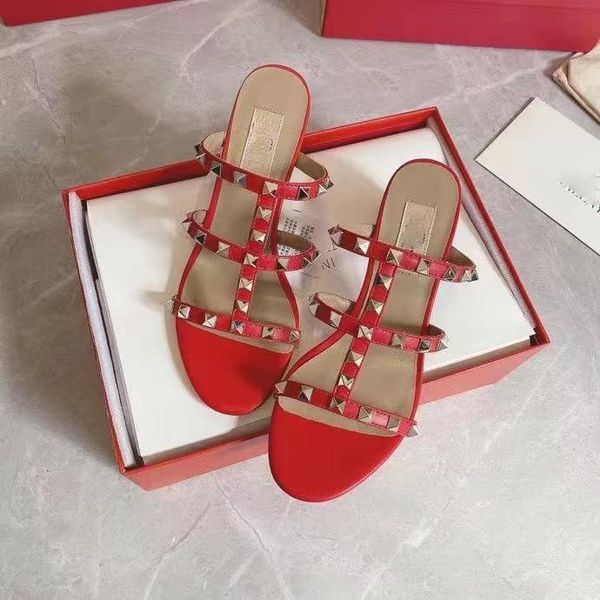 slippers 2021 milan fashion ladies flat rivet sandals summer women's shoes red leather, Black
slippers 2021 milan fashion ladies flat rivet sandals summer women's shoes red leather, Black