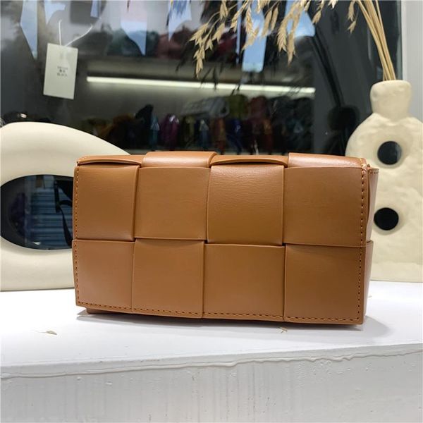 shoulder bags 2021 niche designer fashion knitting handbag baguette bag criss-cross hollow out woven
shoulder bags 2021 niche designer fashion knitting handbag baguette bag criss-cross hollow out woven