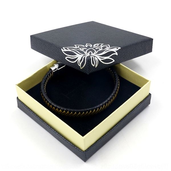 MlN square packing gift bracelet boxes jewelry packaging boxes hot lotus jewelry bracelet packing world cover, Black;white
MlN square packing gift bracelet boxes jewelry packaging boxes hot lotus jewelry bracelet packing world cover, Black;white
