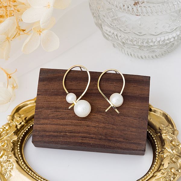 korean east gate asymmetric geometric line pearl simple and versatile knot frosted earrings, Silver
korean east gate asymmetric geometric line pearl simple and versatile knot frosted earrings, Silver