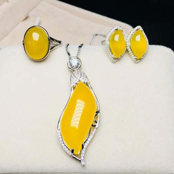 bracelet, earrings & necklace c13#925 silver inlaid natural chalcedony set, the jade face is clean and translucent, Black
bracelet, earrings & necklace c13#925 silver inlaid natural chalcedony set, the jade face is clean and translucent, Black
