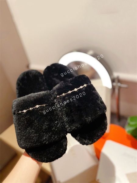 2022 newly autumn winter womens slippers metal chain all inclusive wool slipper for women black white outer wear plus big szie muller half d, Black;red
2022 newly autumn winter womens slippers metal chain all inclusive wool slipper for women black white outer wear plus big szie muller half d, Black;red