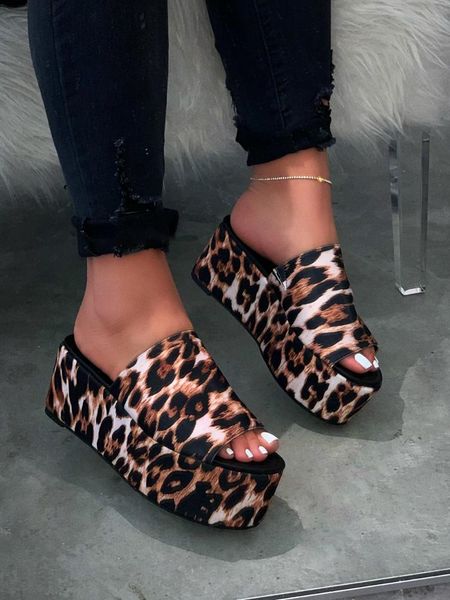 slippers 2021women shoes leopard high-heel flat non-slip beach slipper waterproof platform durable sandals outdoor summer flip flop, Black
slippers 2021women shoes leopard high-heel flat non-slip beach slipper waterproof platform durable sandals outdoor summer flip flop, Black
