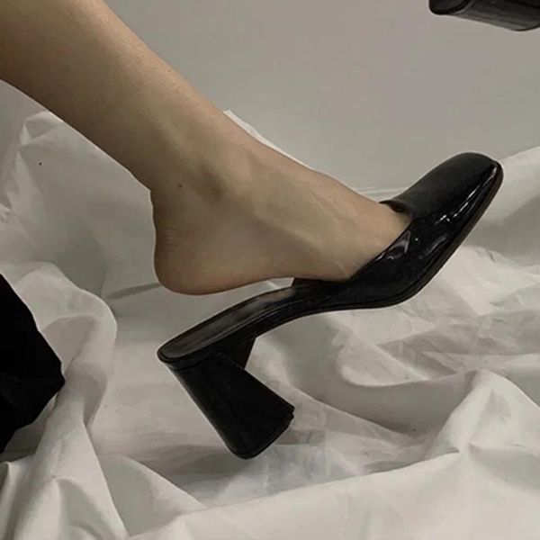 spring summer fashion casual thick heel square head black patent leather shallow mouth single shoes women's sh297 sandals
spring summer fashion casual thick heel square head black patent leather shallow mouth single shoes women's sh297 sandals