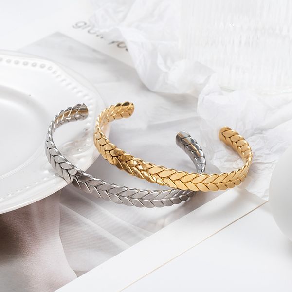 bracelet stainless steel titanium c-shaped wheat ear adjustment men's and women's, Golden;silver
bracelet stainless steel titanium c-shaped wheat ear adjustment men's and women's, Golden;silver