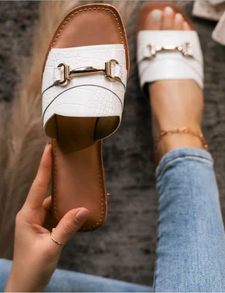 slippers 2021 european and american fashion flat sandals casual metal style one line women's, Black
slippers 2021 european and american fashion flat sandals casual metal style one line women's, Black