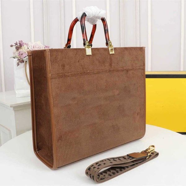 designer luxury bag design designer hands 2021 shopping hand velvet material shoulder s large capacity messenger busines women's leathe, Red;black
designer luxury bag design designer hands 2021 shopping hand velvet material shoulder s large capacity messenger busines women's leathe, Red;black