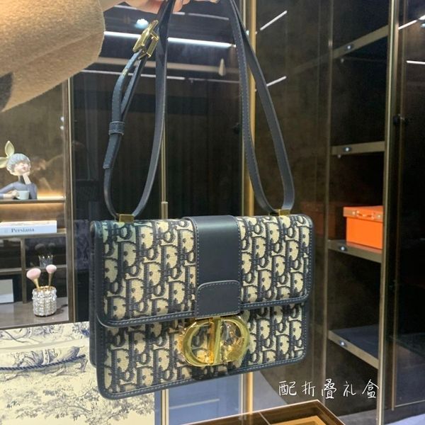 handbag christian bag female star same style montaigne embroidered canvas letter one shoulder messenger luxurys s hileng
handbag christian bag female star same style montaigne embroidered canvas letter one shoulder messenger luxurys s hileng