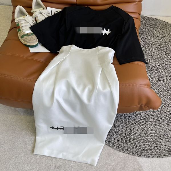 dress two pieces of contrast short sleeve medium length skirt 21 spring and summer black white stitching spoof t-dress, White;black
dress two pieces of contrast short sleeve medium length skirt 21 spring and summer black white stitching spoof t-dress, White;black