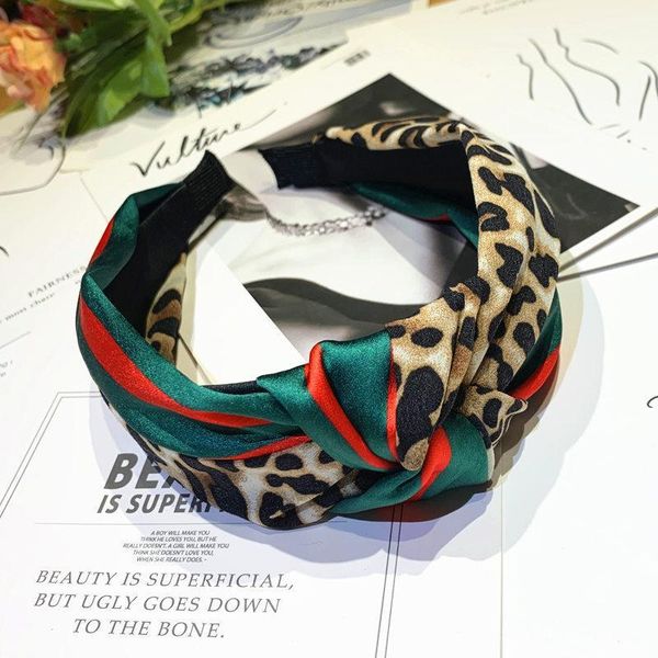 risyh wide-brimmed headband red and green stripes knotted hair accessories leopard print contrast hairpin net face wash hair1
risyh wide-brimmed headband red and green stripes knotted hair accessories leopard print contrast hairpin net face wash hair1
