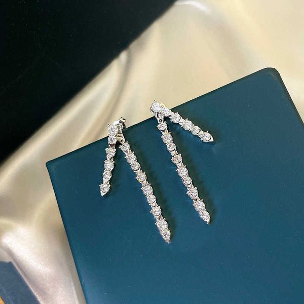 2022 brand new pure 925 sterling silver jewelry water drop earrings lozenge design wedding nich party silver earrings
2022 brand new pure 925 sterling silver jewelry water drop earrings lozenge design wedding nich party silver earrings