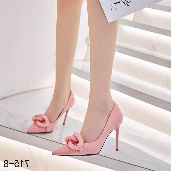 dress shoes gold bird high heels women's 2021 spring and summer fashion patent leather metal chain pointed shallow mouth slim heel, Black
dress shoes gold bird high heels women's 2021 spring and summer fashion patent leather metal chain pointed shallow mouth slim heel, Black