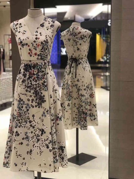 dress 2021 Summer Luxury Design Sleeveless neck 100% Cotton Lined Belted Midi, Black;gray
dress 2021 Summer Luxury Design Sleeveless neck 100% Cotton Lined Belted Midi, Black;gray