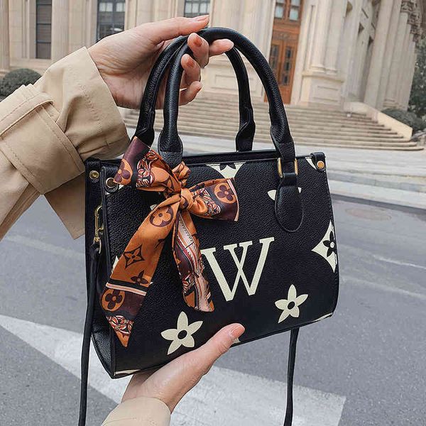 2022 factory outlet autumn and winter fashion single shoulder messenger texture women's bag korean version foreign style large capacity
2022 factory outlet autumn and winter fashion single shoulder messenger texture women's bag korean version foreign style large capacity