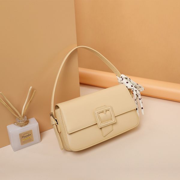 bag 2021 new french minority design summer messenger women's versatile one shoulder portable small square armpit bag
bag 2021 new french minority design summer messenger women's versatile one shoulder portable small square armpit bag