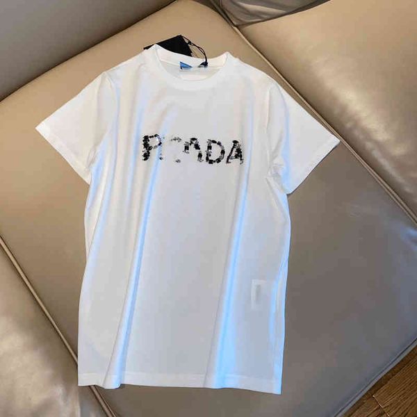 2022 factory wholesale new model p family summer handmade pearl letter printing back small loose and thin versatile women's t-shirt, White
2022 factory wholesale new model p family summer handmade pearl letter printing back small loose and thin versatile women's t-shirt, White