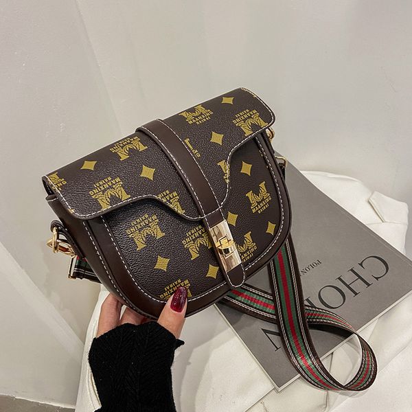 80% store online sales wide strap small texture saddle bag messenger single shoulder women's bag k49u, Black;red
80% store online sales wide strap small texture saddle bag messenger single shoulder women's bag k49u, Black;red