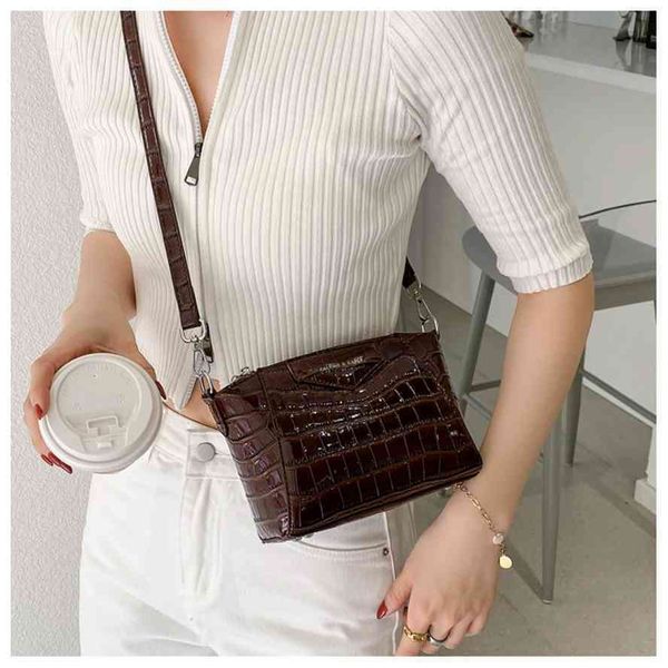 crocodile 2021 spring new shell korean fashion trend messenger net red women's bag
crocodile 2021 spring new shell korean fashion trend messenger net red women's bag