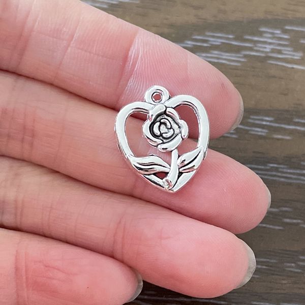 rose heart charm tibetan silver color pendants antique jewelry making diy handmade craft, Bronze;silver
rose heart charm tibetan silver color pendants antique jewelry making diy handmade craft, Bronze;silver