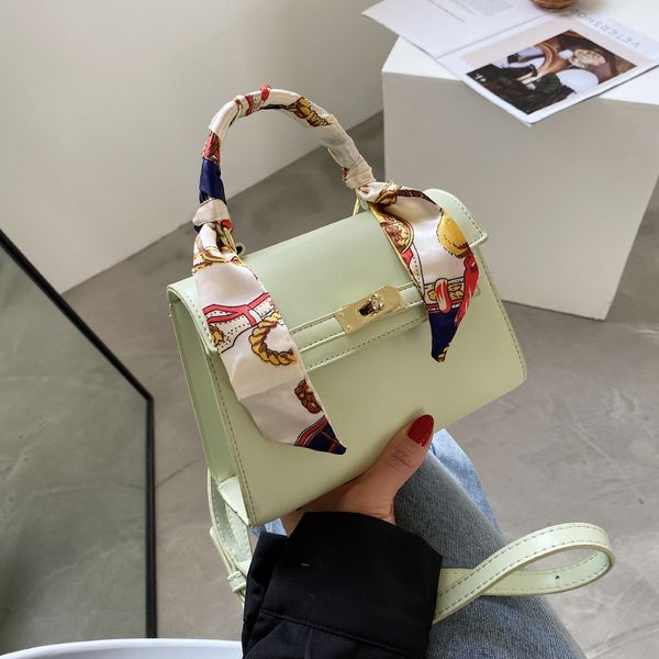 silk scarf hand women's foreign style 2021 net red one shoulder messenger bag
silk scarf hand women's foreign style 2021 net red one shoulder messenger bag