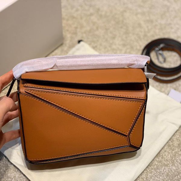 5a+ original brand designer geometric stitching bag lychee pattern crossbody small shoulder bag boston high-end vintage leather handbag
5a+ original brand designer geometric stitching bag lychee pattern crossbody small shoulder bag boston high-end vintage leather handbag