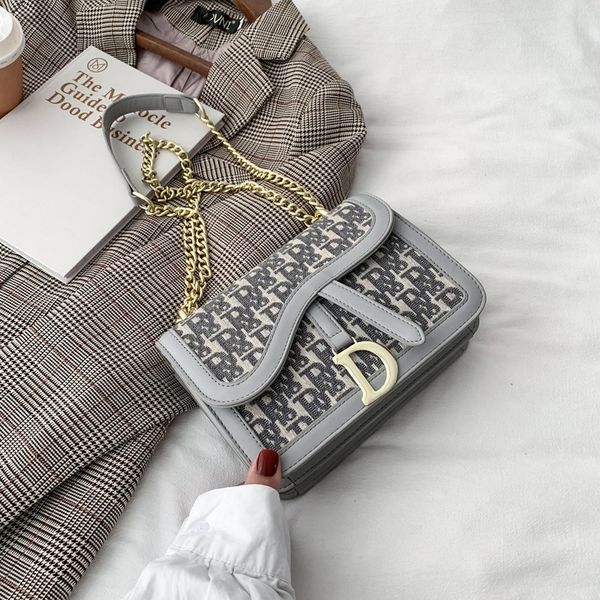 new female letter single shoulder messenger bag fashion small square bag summer simple zero wallet designer handbags
new female letter single shoulder messenger bag fashion small square bag summer simple zero wallet designer handbags