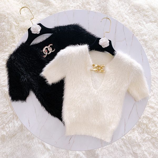 knits crop fall clothes women soft faux mink pullover v-neck chain short sleeve sweater white/black
knits crop fall clothes women soft faux mink pullover v-neck chain short sleeve sweater white/black