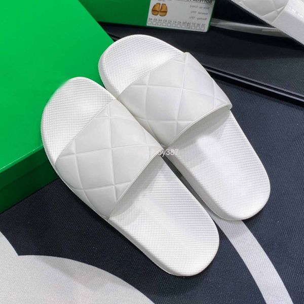 slippers women wear slippers in summer, the trend is increased, light temperament, outdoor fashion, beach one-way , women's cool, Black
slippers women wear slippers in summer, the trend is increased, light temperament, outdoor fashion, beach one-way , women's cool, Black