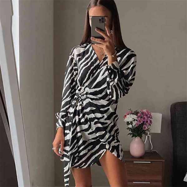 woman dress fashion v-neck animal zebra pattern tulle mini chic tie knot party club es vestido de mujer 210427, Black;gray
woman dress fashion v-neck animal zebra pattern tulle mini chic tie knot party club es vestido de mujer 210427, Black;gray