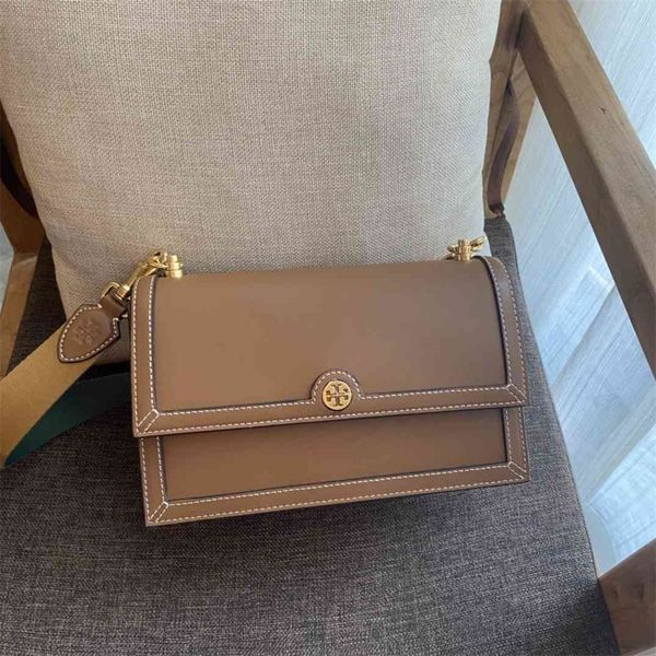 cowhide canvas printed single shoulder diagonal fashion leisure organ women's bag
cowhide canvas printed single shoulder diagonal fashion leisure organ women's bag