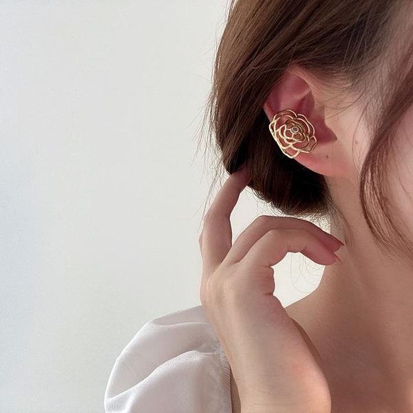 stud fflacell korean vintage temperament hollow metal rose ear bone clip without pierced earrings women party accessories, Golden;silver
stud fflacell korean vintage temperament hollow metal rose ear bone clip without pierced earrings women party accessories, Golden;silver