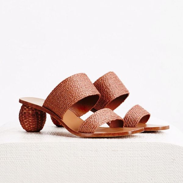 gult sandals one line with ball heel square head large women's shoes, Black
gult sandals one line with ball heel square head large women's shoes, Black