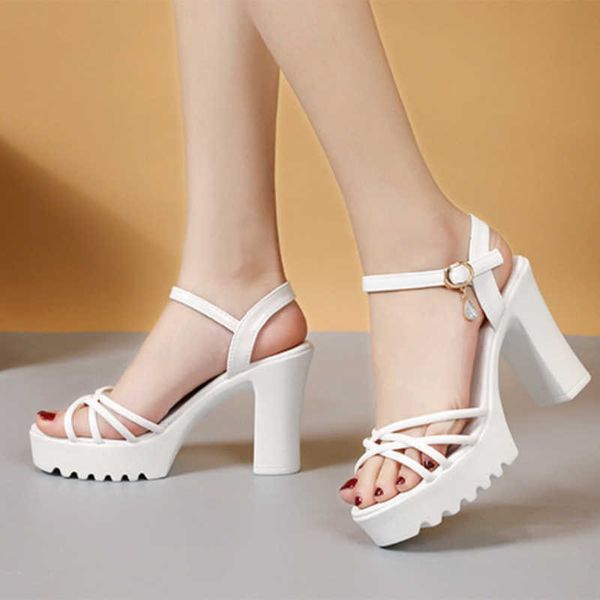 women sandals summer flat platform thick bottom shoes genuine leather female footwear buckle strap peep toe ladies shoes 2021 y0721, Black
women sandals summer flat platform thick bottom shoes genuine leather female footwear buckle strap peep toe ladies shoes 2021 y0721, Black
