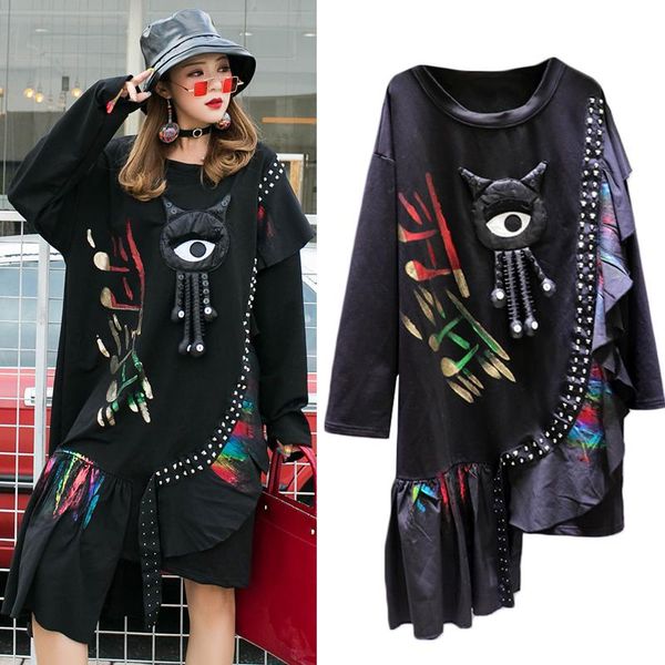 plus size asymmetrical loose lady dress 2021 autumn graffiti print rivets women appliques ruffles cool tide street clothes casual dresses, Black;gray
plus size asymmetrical loose lady dress 2021 autumn graffiti print rivets women appliques ruffles cool tide street clothes casual dresses, Black;gray