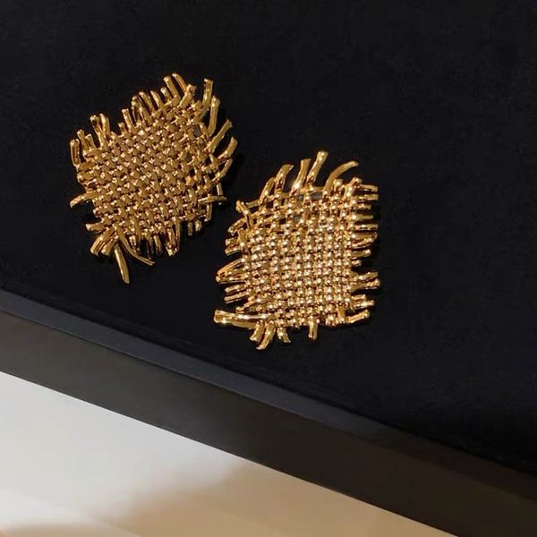 autumn and winter new simple texture metal woven gold-plated 925 silver needle earrings female e10-4
autumn and winter new simple texture metal woven gold-plated 925 silver needle earrings female e10-4