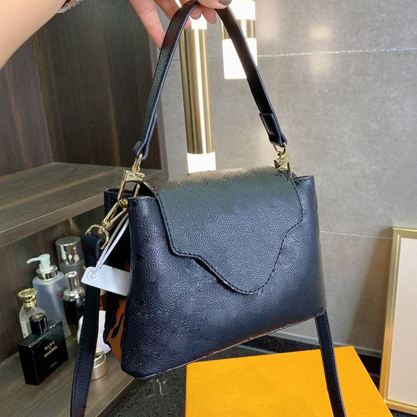 handbag designer crossbody bag totes cross body high-quality genuine leather different colors fashion brand with original box size 20*5*14 c
handbag designer crossbody bag totes cross body high-quality genuine leather different colors fashion brand with original box size 20*5*14 c