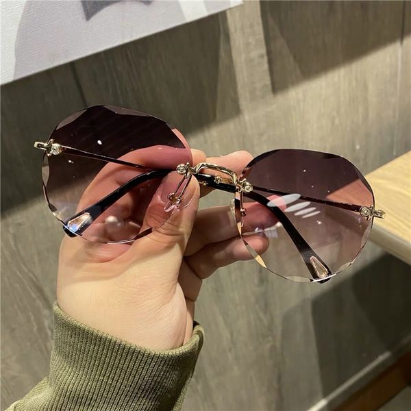 0esb fashion net red frame glasses less sun women's cyclingbig frame fashion sun women's round face outdoor street glasses in 2020, White;black
0esb fashion net red frame glasses less sun women's cyclingbig frame fashion sun women's round face outdoor street glasses in 2020, White;black