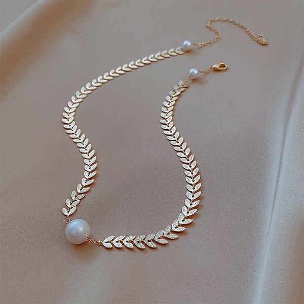 chain women pendants korean dongdamen hip hop fashion pearl leaf necklace collar bone neck net red temperament design girl, Silver
chain women pendants korean dongdamen hip hop fashion pearl leaf necklace collar bone neck net red temperament design girl, Silver