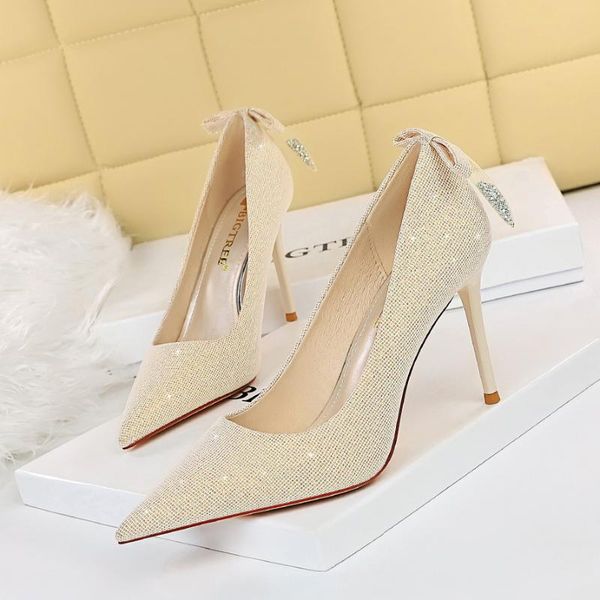 solid fashion 9.5cm thin high heels shallow blingbling bow wedding female shoes club party pumps ladies dress women, Black
solid fashion 9.5cm thin high heels shallow blingbling bow wedding female shoes club party pumps ladies dress women, Black