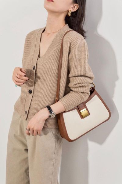 women's knits & tees women sweater 2021 autumn and winter ladies cashmere long-sleeved v-neck cardigan casual all-match knitted jacket, White
women's knits & tees women sweater 2021 autumn and winter ladies cashmere long-sleeved v-neck cardigan casual all-match knitted jacket, White