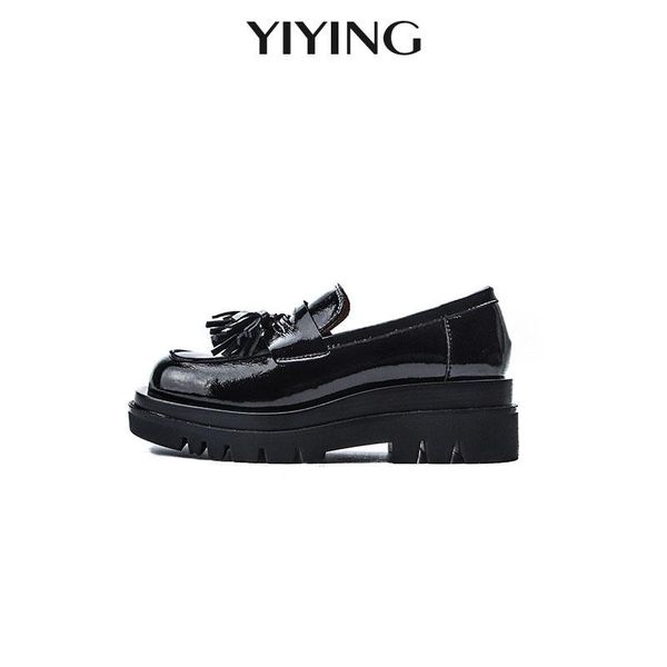 dress shoes 2021 autumn leather loafers women retro british college style platform small tassel thick heel single, Black
dress shoes 2021 autumn leather loafers women retro british college style platform small tassel thick heel single, Black
