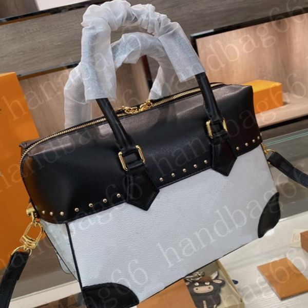 women luxurys designer 2021 mini handbags fashion messenger bag wide shoulder strap underarm purse simple style crossbody 86
women luxurys designer 2021 mini handbags fashion messenger bag wide shoulder strap underarm purse simple style crossbody 86