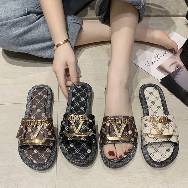 New Slippers Women Sandals Luxury Designer Brand Platform Shoes Outside Fashion Woman Style Metal Letters Female Home Slippers, V-button brown
New Slippers Women Sandals Luxury Designer Brand Platform Shoes Outside Fashion Woman Style Metal Letters Female Home Slippers, V-button brown