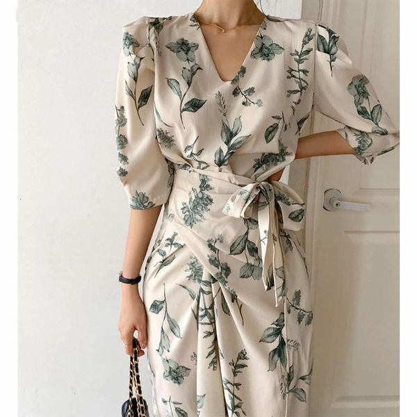 casual dresses elegant with floral v-female cleavage dressed in cross-print lace up to chiffon dresses summer short female sleeve straight b, Black;gray
casual dresses elegant with floral v-female cleavage dressed in cross-print lace up to chiffon dresses summer short female sleeve straight b, Black;gray
