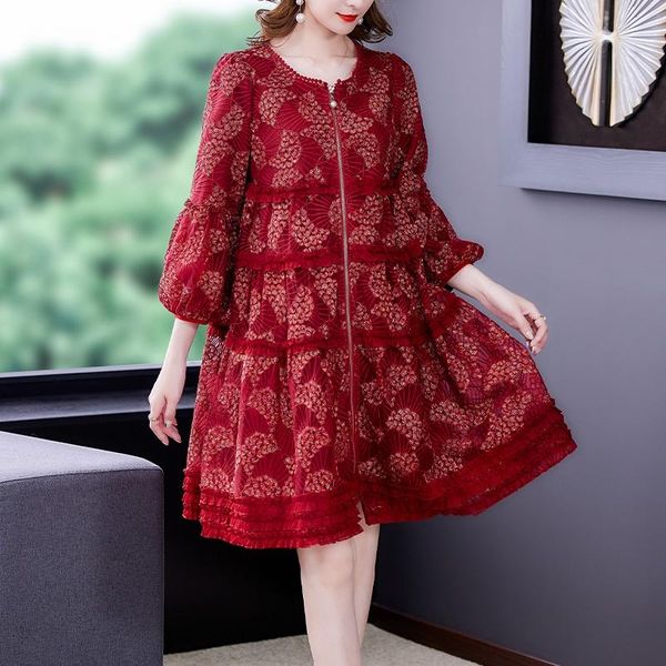 women's trench coats 2021 fall spring women sweet lace patchwork ruffled a line embroidery red coat , woman clothes 4xl 5xl loose, Tan;black
women's trench coats 2021 fall spring women sweet lace patchwork ruffled a line embroidery red coat , woman clothes 4xl 5xl loose, Tan;black