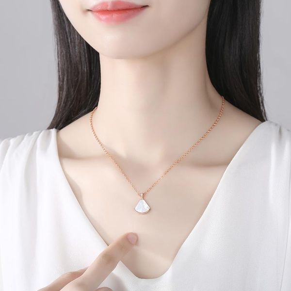 chains necklace women silver small skirt female shell pendant temperament wild clavicle necklaces for jewlery charms
chains necklace women silver small skirt female shell pendant temperament wild clavicle necklaces for jewlery charms