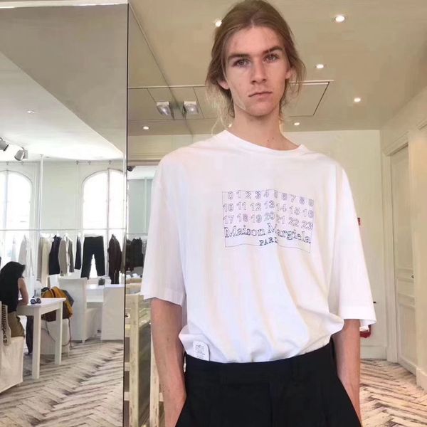 men's and women's cotton maison mm6 round neck martin margiela paris limited loose short-sleeved casual t-shirts, White;black
men's and women's cotton maison mm6 round neck martin margiela paris limited loose short-sleeved casual t-shirts, White;black